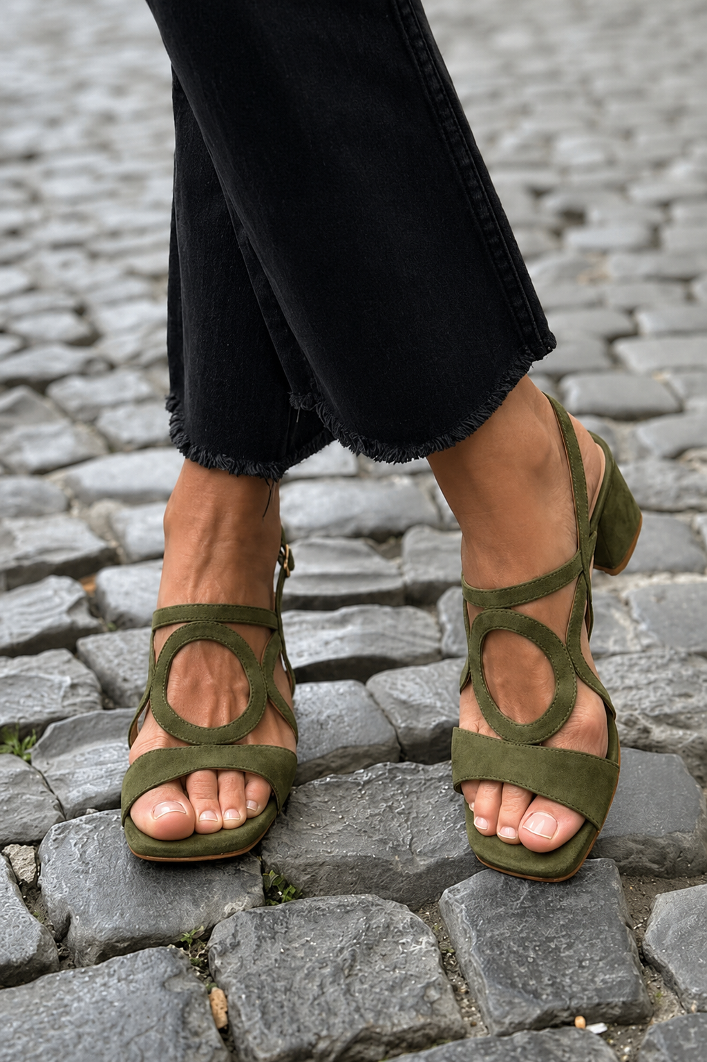 Women's Strappy Block Heeled Sandals