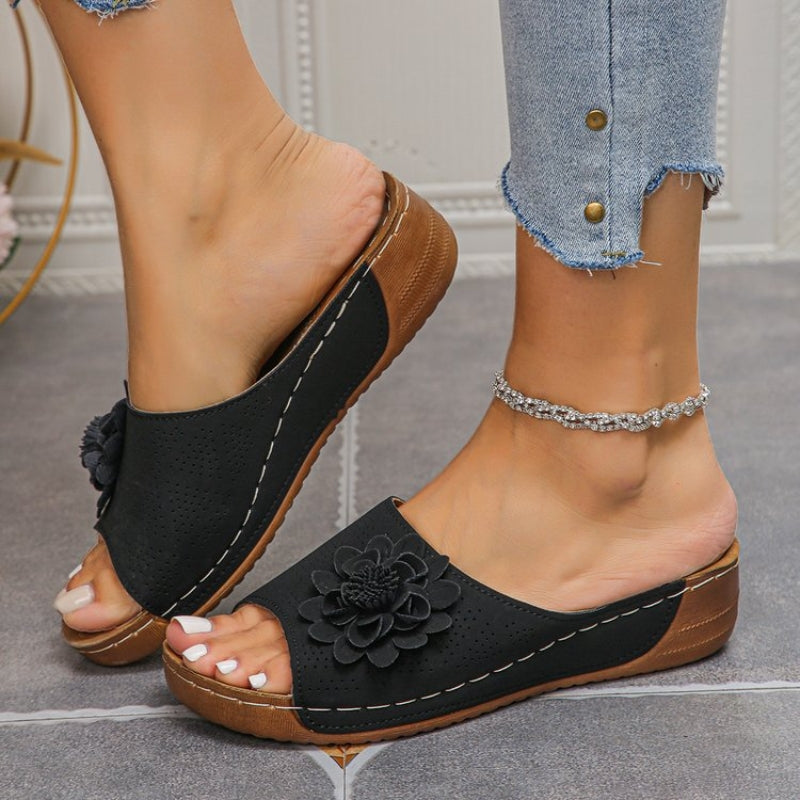 Women's Floral Platform Wedge Heel Sandals - Black
